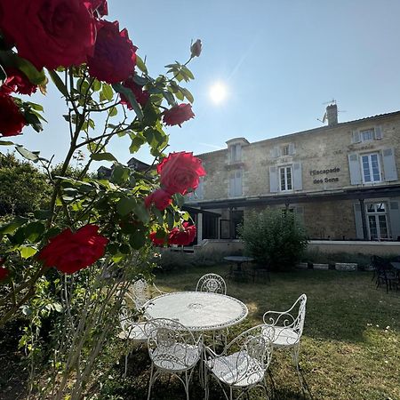 Hotel De France Et De Russie Thiviers Kültér fotó